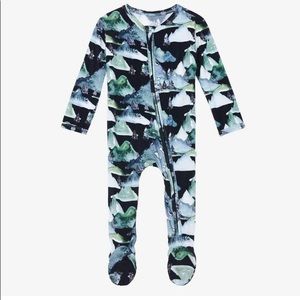 POSH PEANUT HENRY FOOTIE ZIPPERED ONE PIECE 12-18m